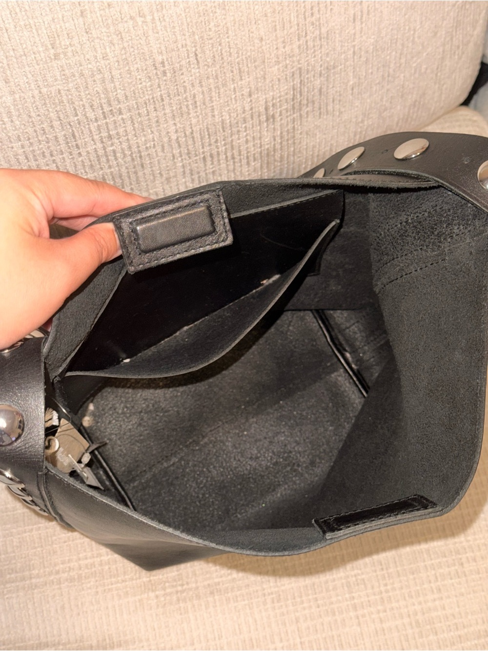 The Essential Medium Bucket Tote - Picture 8 of 9